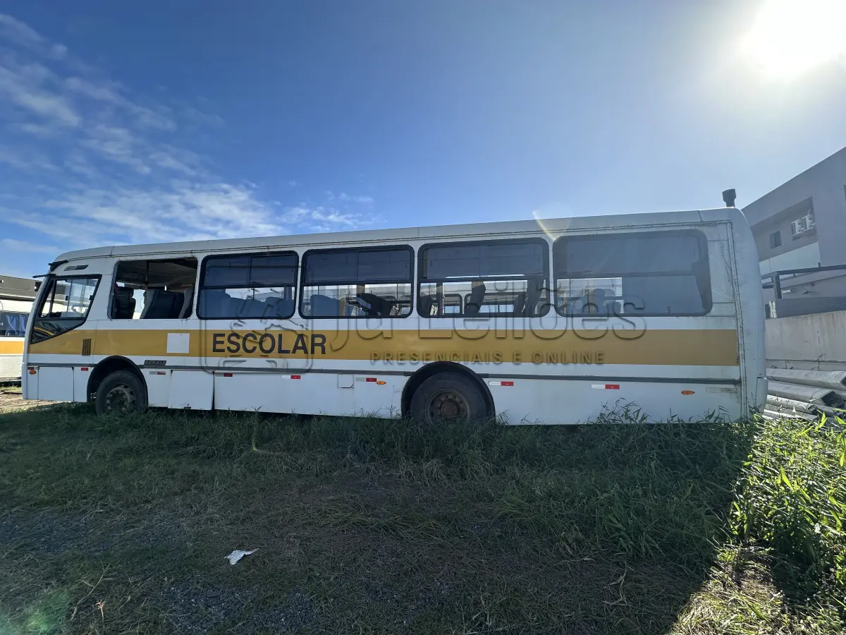 LOTE 002 - ÔNIBUS AGRALE