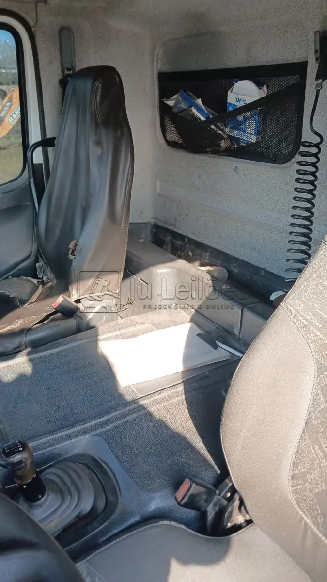LOTE 005 - CAMINHÃO M. BENZ ATEGO 1726