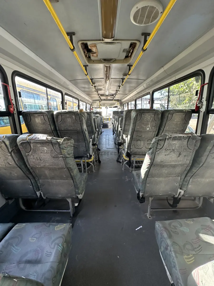 LOTE 005 - ÔNIBUS AGRALE