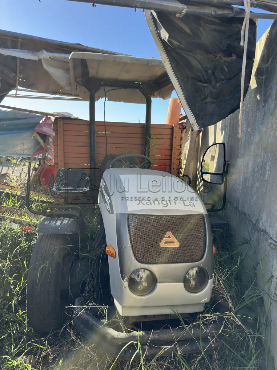 LOTE 009 - TRATOR AGRALE- ROÇADEIRA - PINCHEIRA