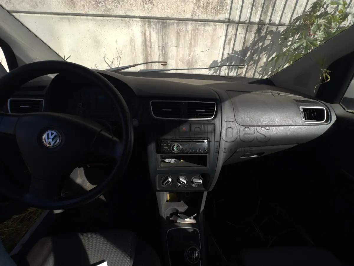 LOTE 001 - VW/SPACE FOX