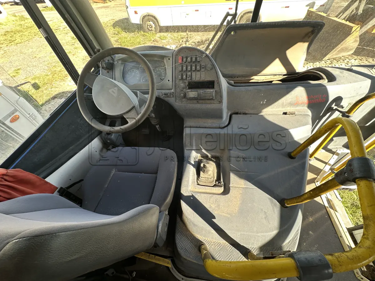 LOTE 004 - ÔNIBUS AGRALE