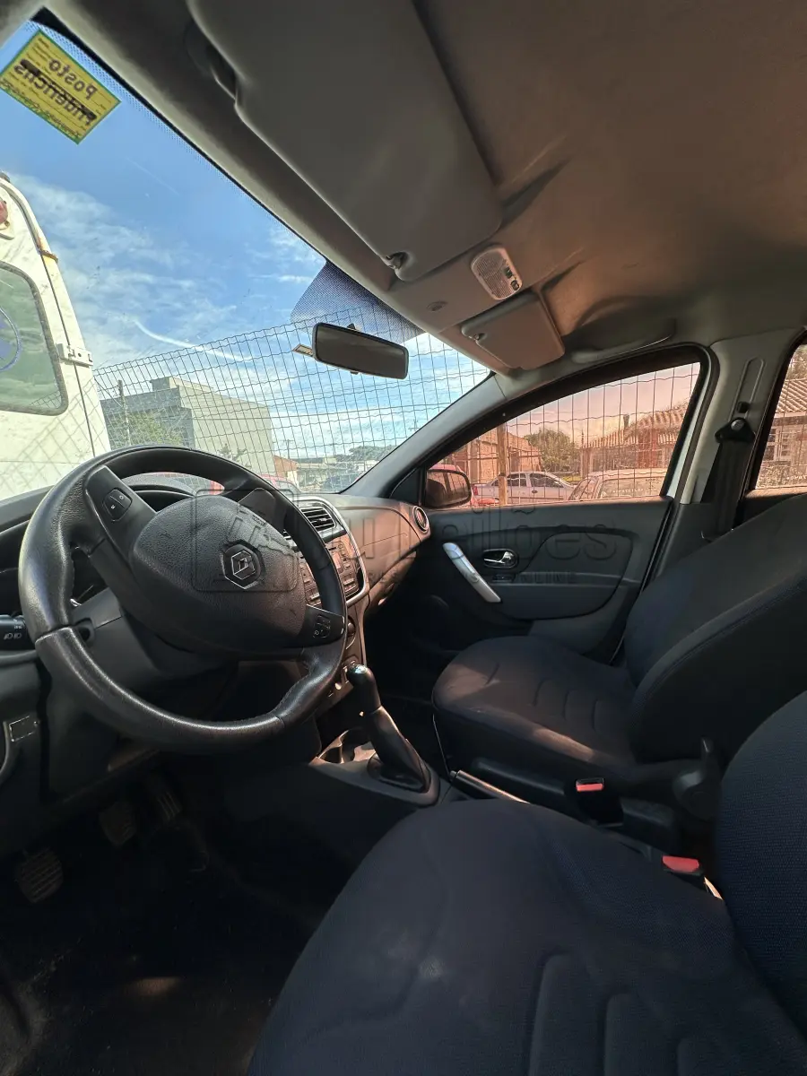 LOTE 007 - RENAULT/SANDERO
